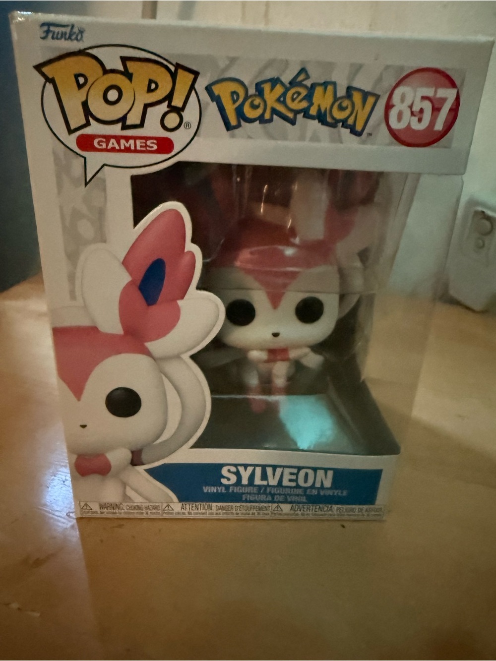 Funko Games Pokémon Sylveon Pop! #857 - Not blind box unopened item